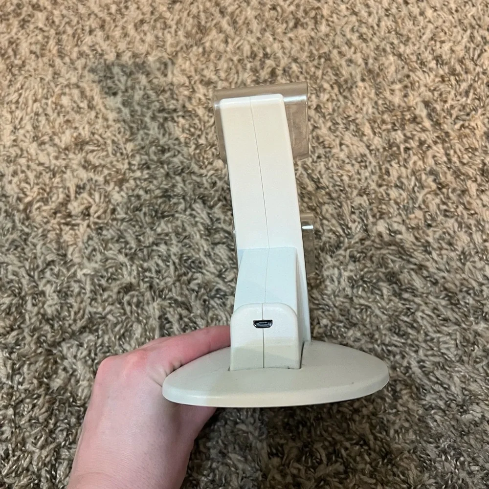 PlayStation 4 Game Control Holder & Charger